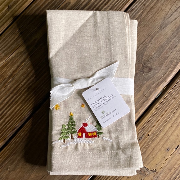 Pottery Barn Christmas in the Country Embroidered Cotton/Linen Napkins -Set of 4 - Picture 4 of 16